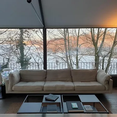 Glass House & Italy Villa *