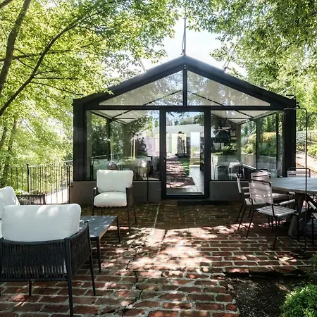 Glass House & Italy Villa