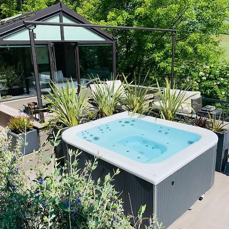 Glass House & Italy Villa *