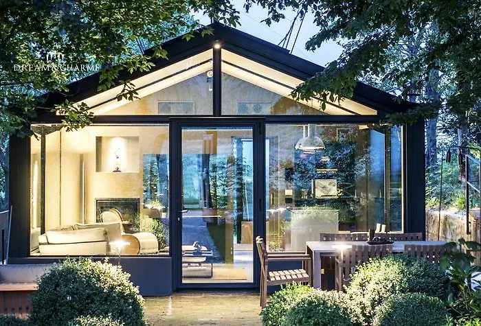 Glass House & Italy Terruggia