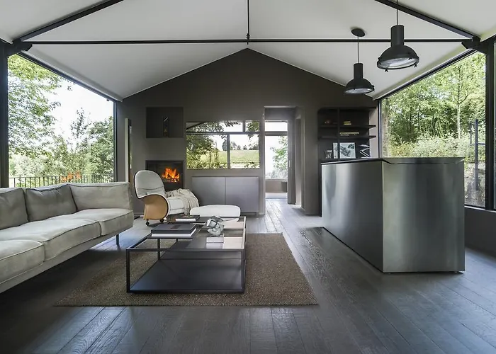 Glass House & Italy Terruggia