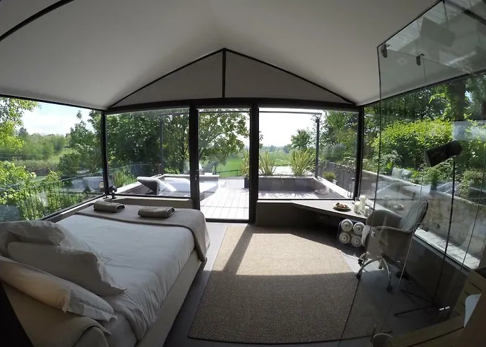 Glass House & Italy Villa Terruggia