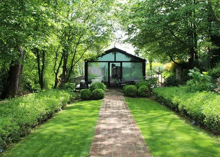 Glass House & Italy Villa