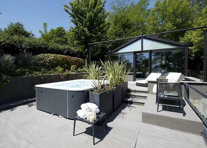 Villa Glass House & Italy Terruggia