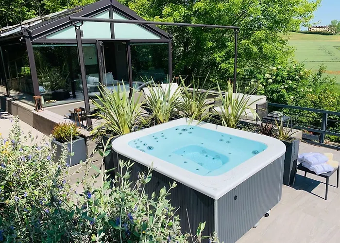 Glass House & Italy Villa *